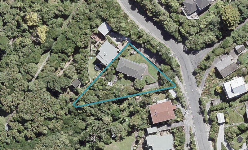19 Titiro Moana Road, Korokoro, Lower Hutt - Carousel 1