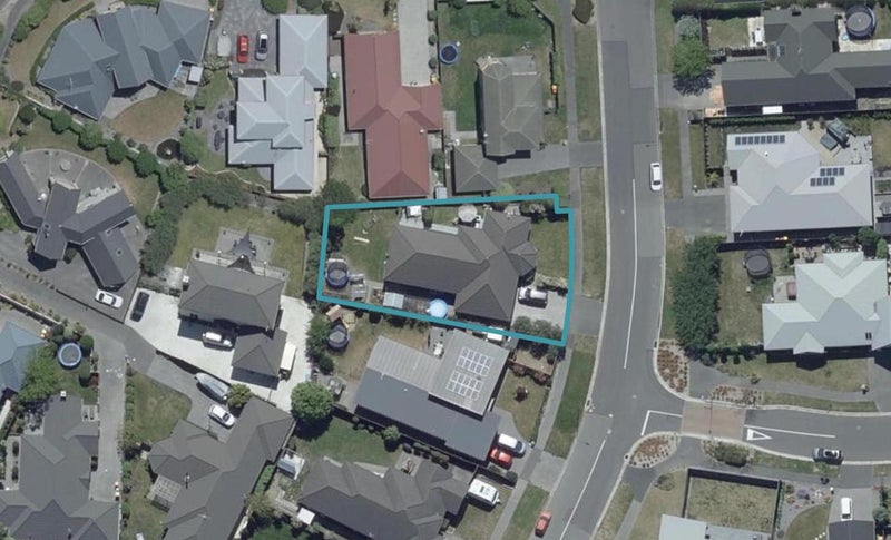 10 Bottle Lake Drive, Parklands, Christchurch - Carousel 1