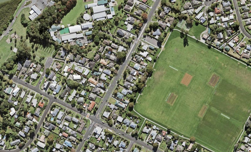 80E Matipo Road, Te Atatu Peninsula, Auckland - Carousel 1