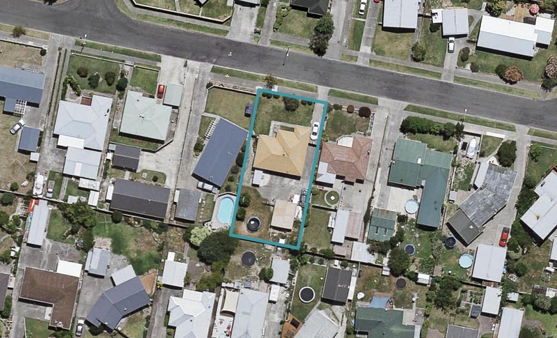16 Clark Avenue, Pirimai, Napier - Carousel 1
