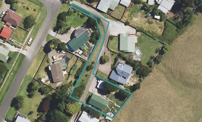 14 Montrose Street, Kaiti, Gisborne - Carousel 1