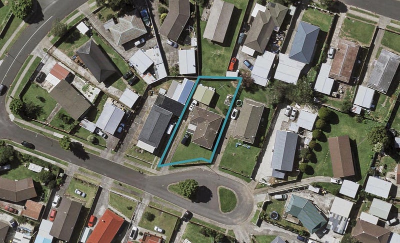 6 Rimini Place, Clover Park, Auckland - Carousel 1