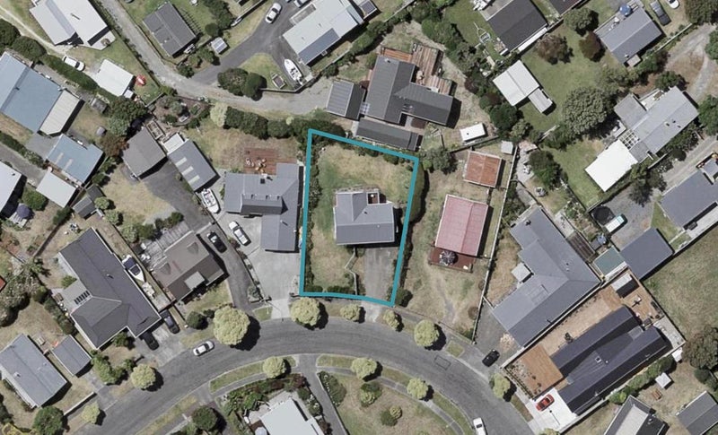 9 Whitmore Grove, Waikanae Beach, Waikanae - Carousel 1