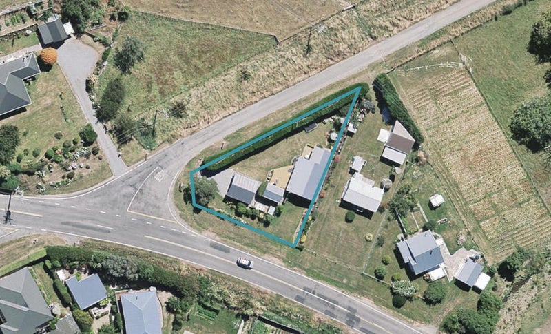 2 Pipers Valley Road, Duvauchelle, Duvauchelle - Carousel 1