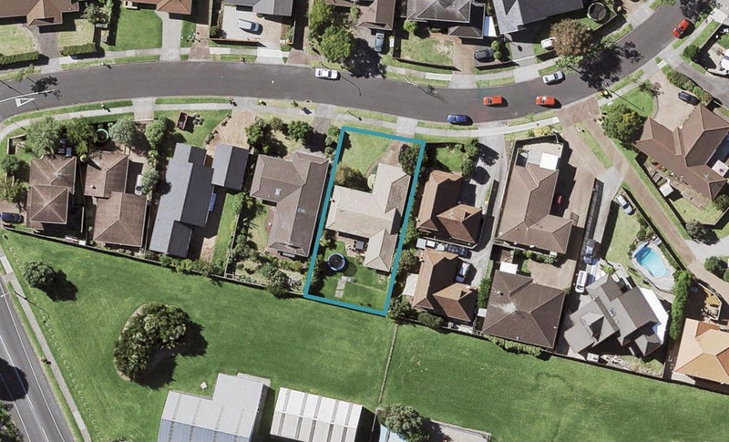 7 Britannia Place, Half Moon Bay, Auckland - Carousel 1