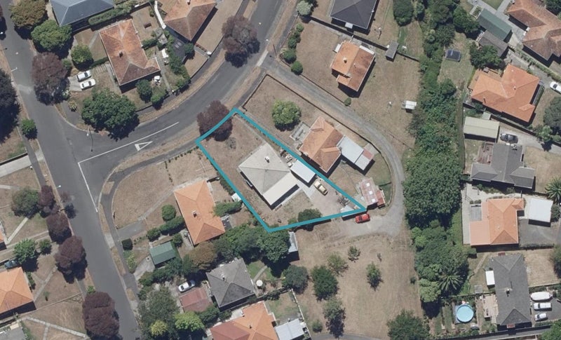 50 Galway Avenue, Hamilton East, Hamilton - Carousel 1