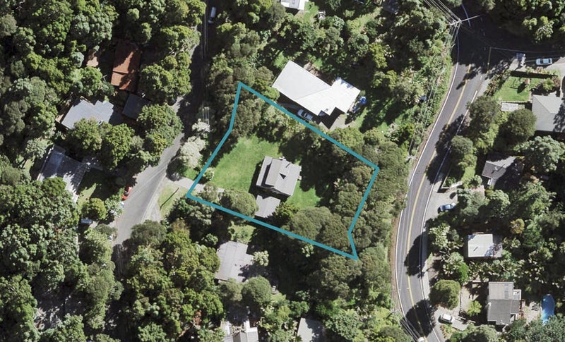 6 Minnehaha Avenue, Titirangi, Auckland - Carousel 1