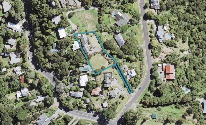 4 Laingfield Terrace, Laingholm, Auckland - Carousel 1