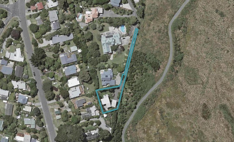 16 Southleigh, RAUMATI SOUTH, PARAPARAUMU - Carousel 1