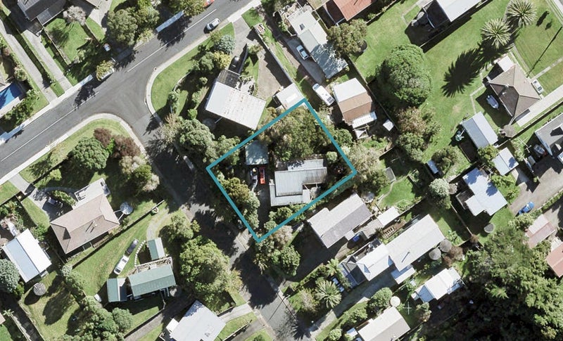 4 John Road, Stanmore Bay, Whangaparaoa - Carousel 1