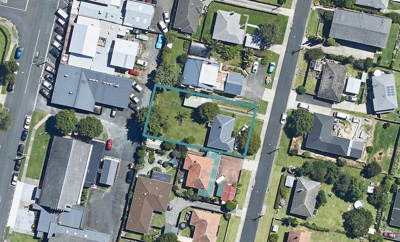 21 Pine Avenue, Otumoetai, Tauranga - Carousel 1