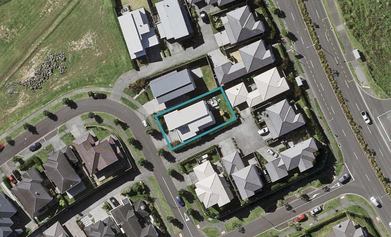11 Barbarich Drive, Stonefields, Auckland - Carousel 1