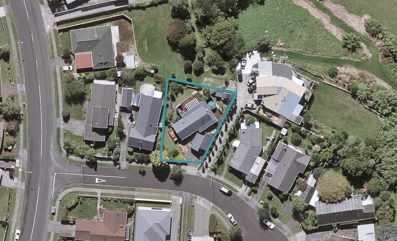 5 Argyle Place, Highlands Park, New Plymouth - Carousel 1