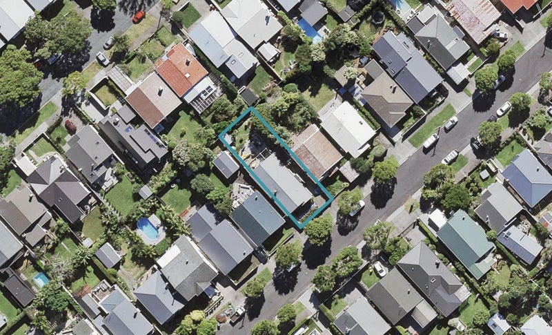 18 Cumberland Avenue, Westmere, Auckland - Carousel 1