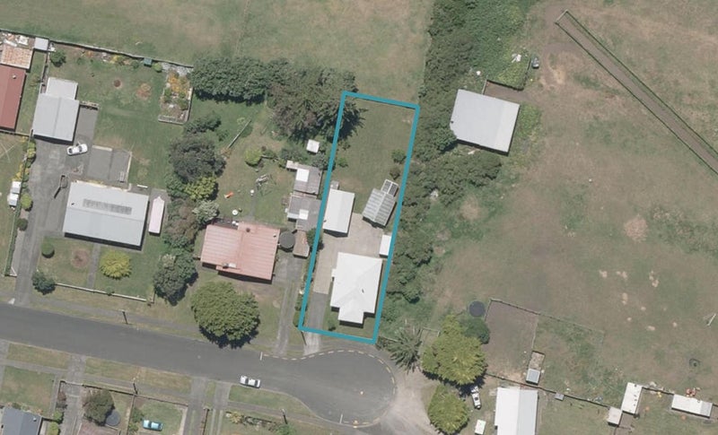 11 Aranui Avenue, Castlecliff, Whanganui - Carousel 1