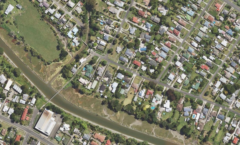 98 Oak Street, Mangapapa, Gisborne - Carousel 1
