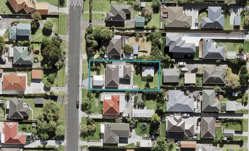 62 Neil Avenue, Te Atatu Peninsula, Auckland - Carousel 1