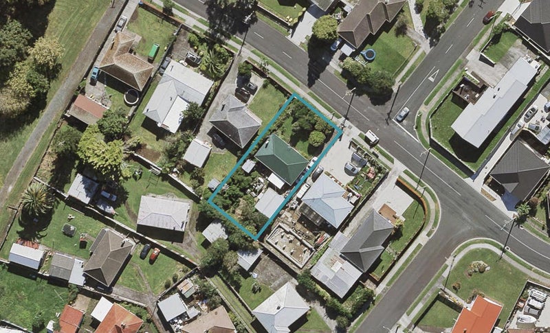 43 Raglan Street, Mangere East, Auckland - Carousel 1