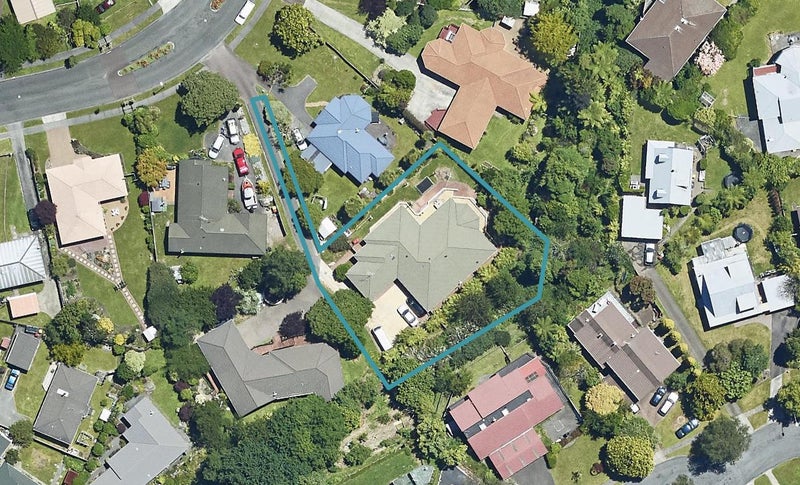 11 Capricorn Place, Kawaha Point, Rotorua - Carousel 1