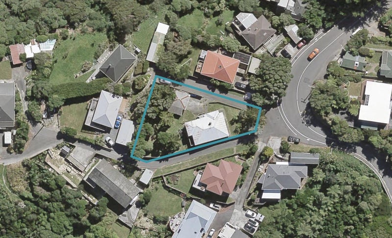 13 Korokoro Road, Korokoro, Lower Hutt - Carousel 1