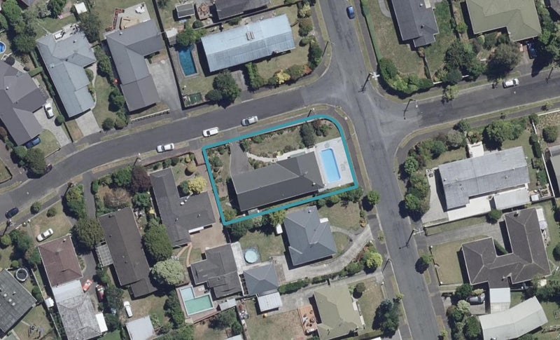 1 Lysander Place, Hillcrest, Hamilton - Carousel 1