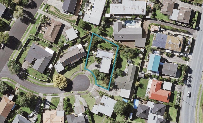 15 Tyrian Close, Half Moon Bay, Auckland - Carousel 1