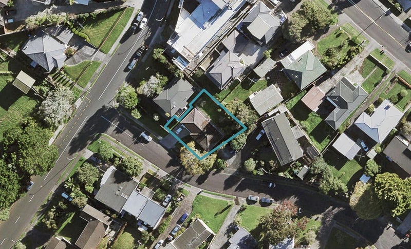 8A Commodore Drive, Lynfield, Auckland - Carousel 1