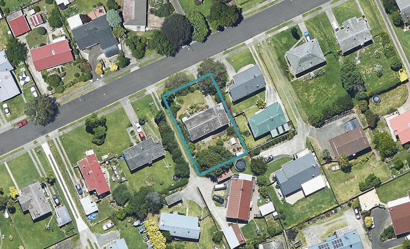 19 Dingadee Street, Welcome Bay, Tauranga - Carousel 1