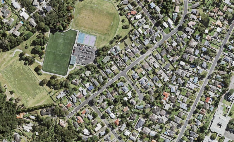 50 Hilling Street, Titirangi, Auckland - Carousel 1