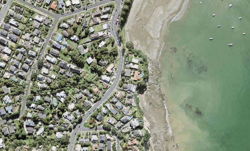 915 Beach Road, Waiake, Auckland - Carousel 1