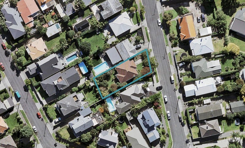 7 Sunny Brae Crescent, Westmere, Auckland - Carousel 1