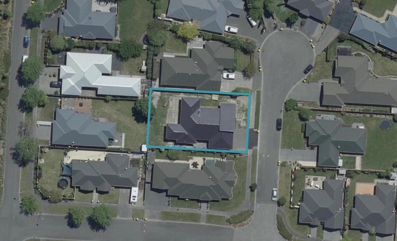 3 Gwen Place, Redwood, Christchurch - Carousel 1