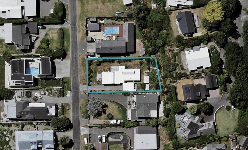 11 Groves Road, Raumati Beach, Paraparaumu - Carousel 1