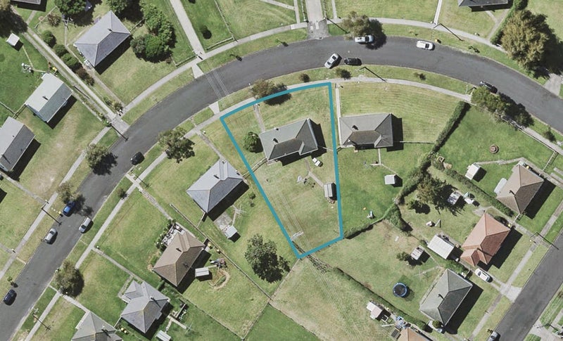 4 Hillary Crescent, Belmont, Auckland - Carousel 1