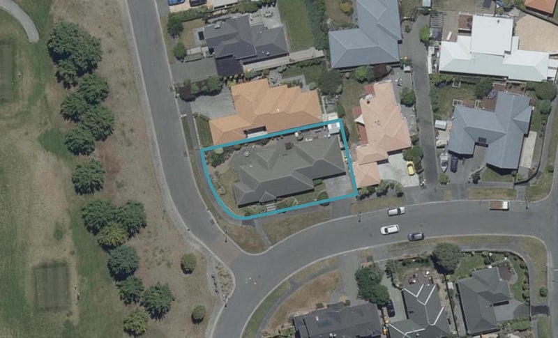 2 Seacroft Place, Waimairi Beach, Christchurch - Carousel 1