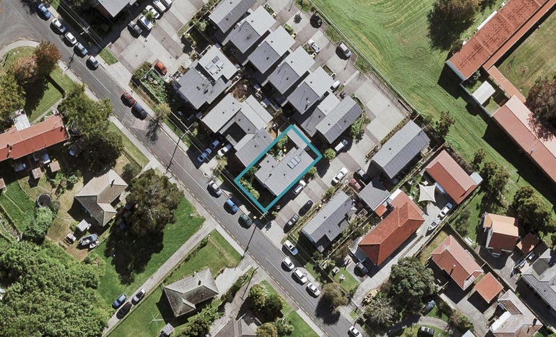 90 Tonar Street, Northcote, Auckland - Carousel 1