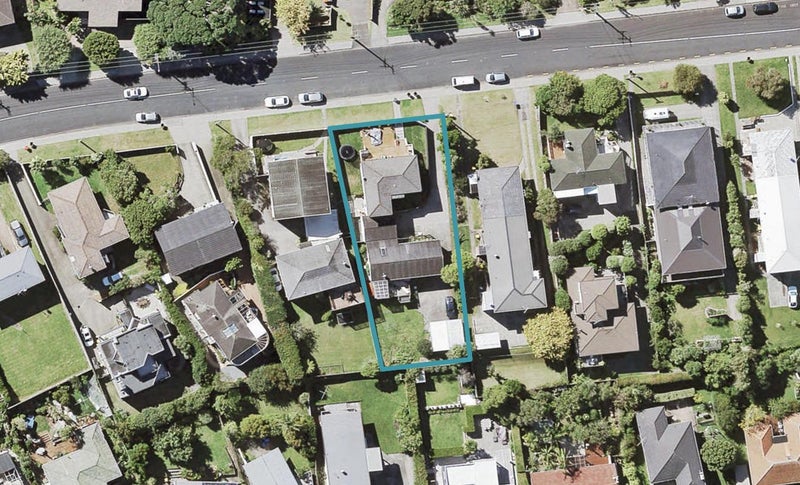 2/26 Knights Road, Rothesay Bay, Auckland - Carousel 1