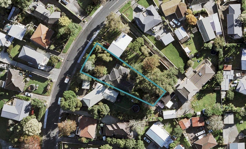 21 Gill Avenue, Te Atatu Peninsula, Auckland - Carousel 1