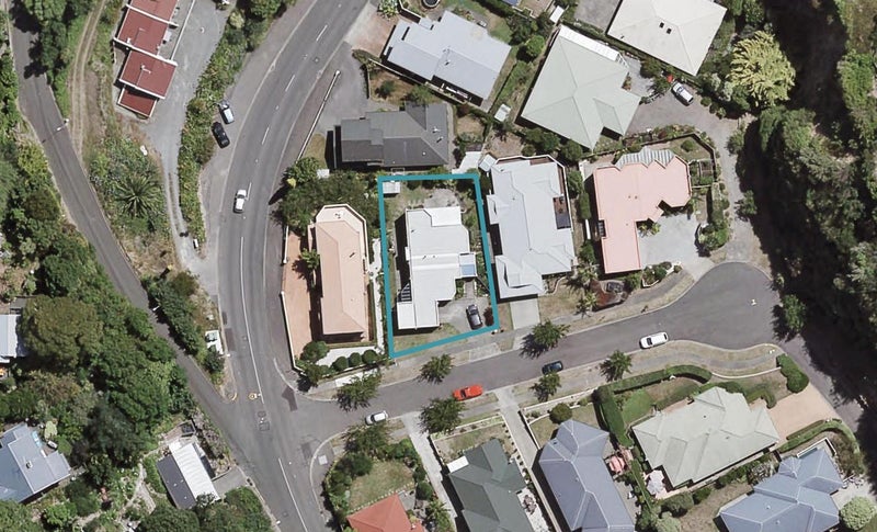 2 Amner Place, Bluff Hill, Napier - Carousel 1