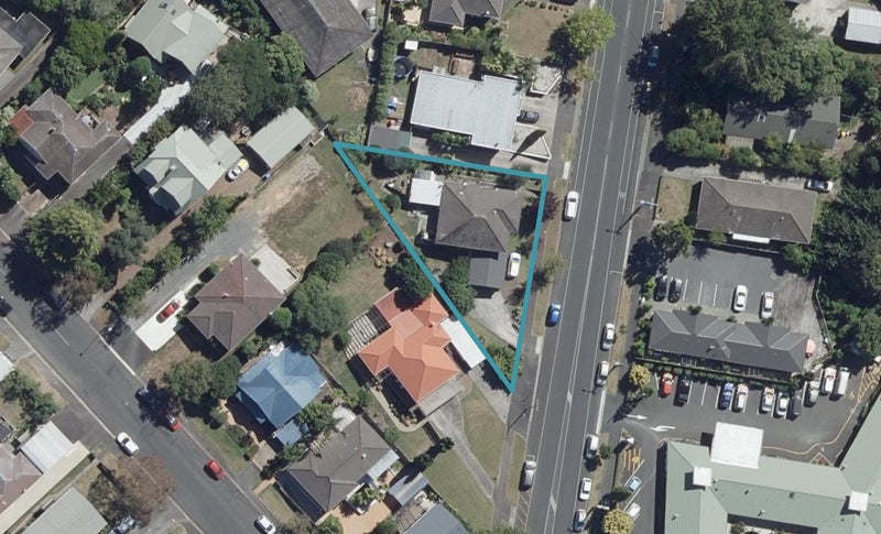 126 Maeroa Road, Maeroa, Hamilton - Carousel 1