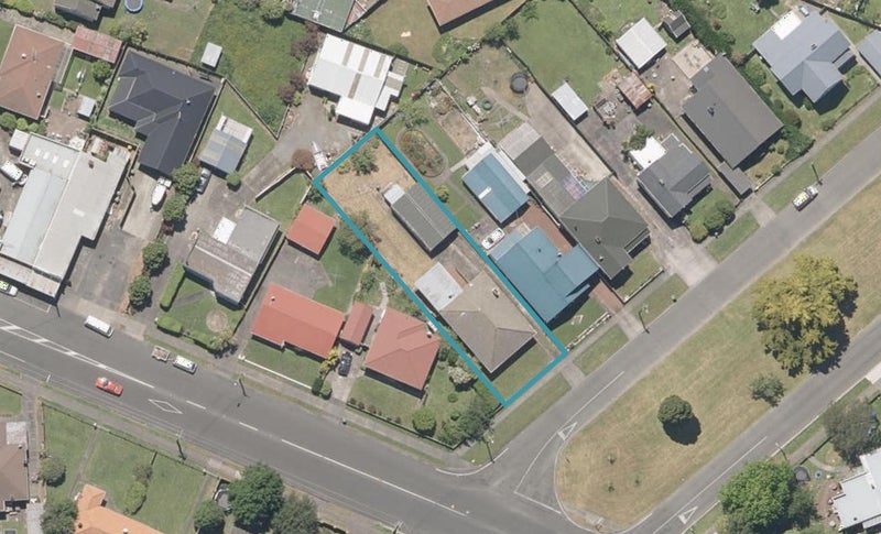 3 Burton Avenue, Whanganui East, Whanganui - Carousel 1