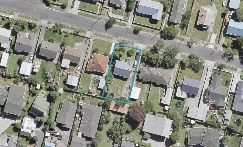 16 Rumgay Street, Fairfield, Lower Hutt - Carousel 1