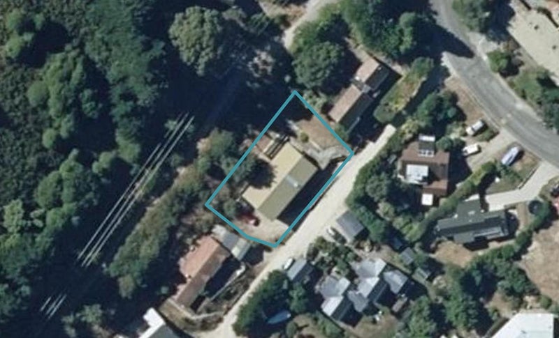 12 Moss Lane, Sunshine Bay, Queenstown - Carousel 1