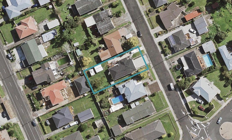 8 Hollinbrigg Place, Manurewa, Auckland - Carousel 1