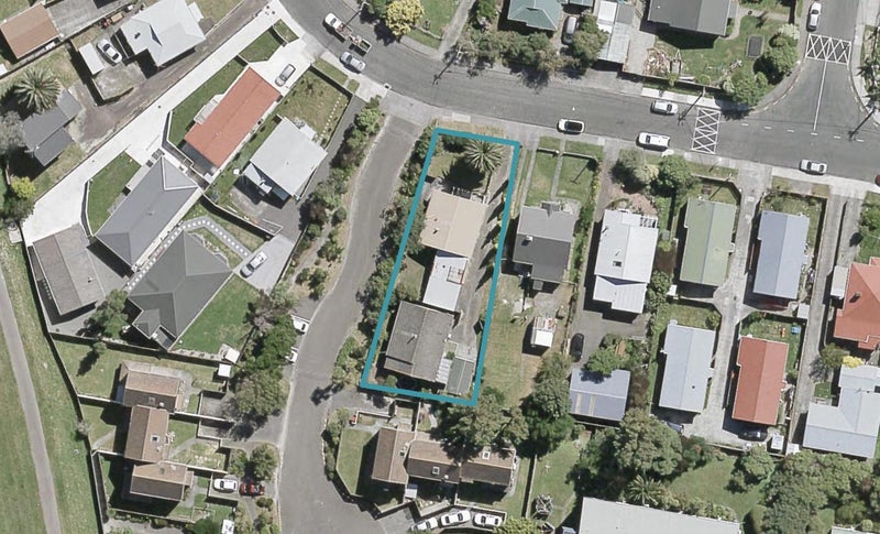 2/15 RANDWICK CRES, MOERA, LOWER HUTT - Carousel 1