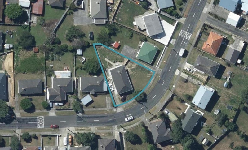 10 Hukatai Street, Elsdon, Porirua - Carousel 1