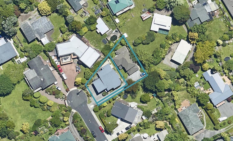 7B Pah Road, Kawaha Point, Rotorua - Carousel 1