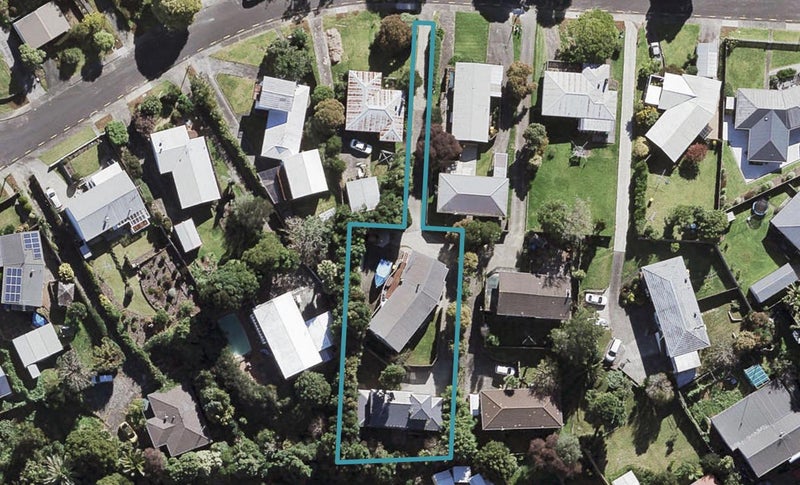 1/14 Segedin Place, Glenfield, Auckland - Carousel 1