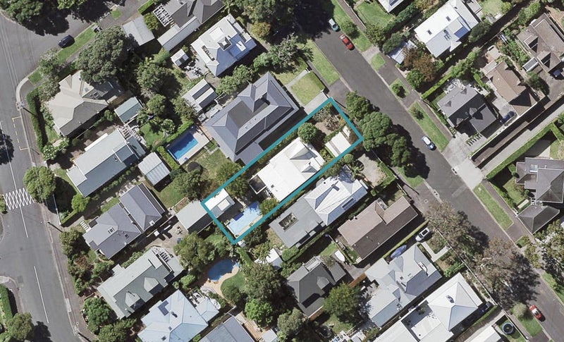 21 Oxford Terrace, Devonport, Auckland - Carousel 1