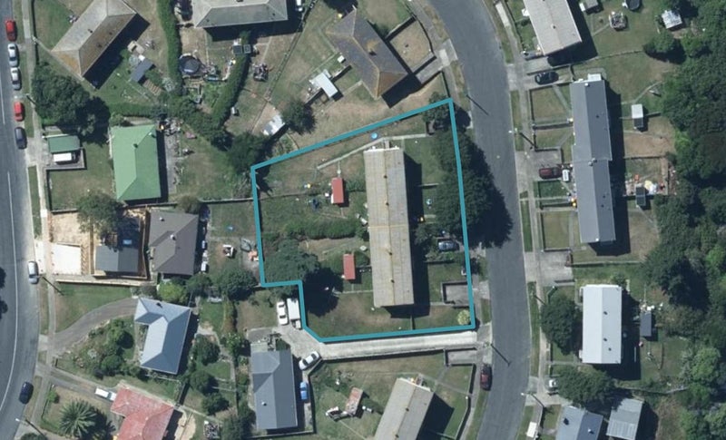 12 Leicester Street, Cannons Creek, Porirua - Carousel 1